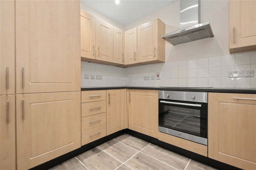 Property photo 3 of 27 Picture No. 16