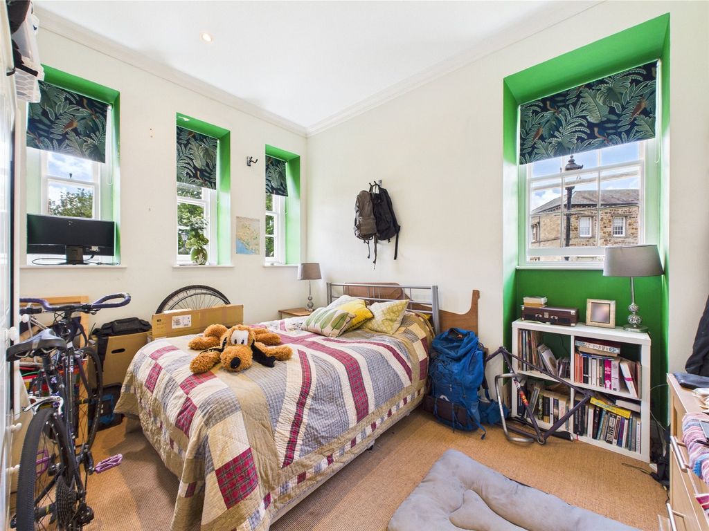 Property photo 3 of 17 Picture No. 05