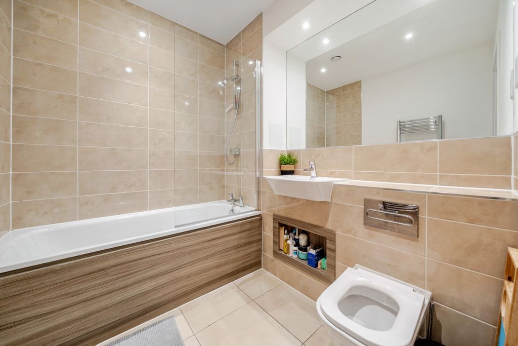 Property photo 2 of 16 1453787-1-6A0d7d5...