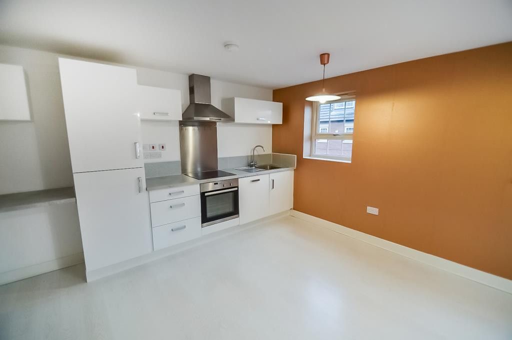 Property photo 2 of 8 Kitchen