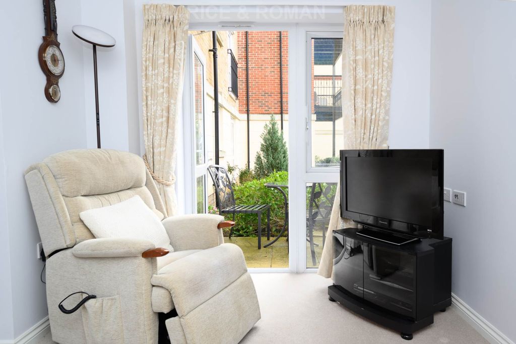 Property photo 3 of 15