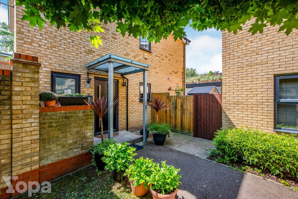 Additional image 4 of 3 bed detached house for saleBrambling Close, Greenhithe DA9