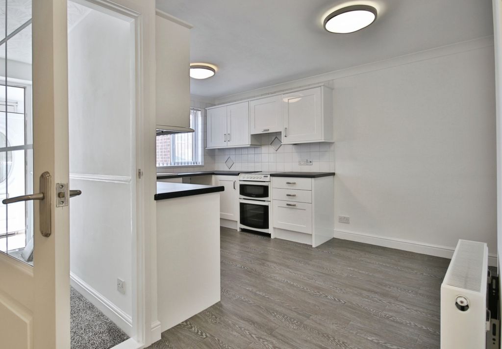 Property photo 2 of 21 4370585
