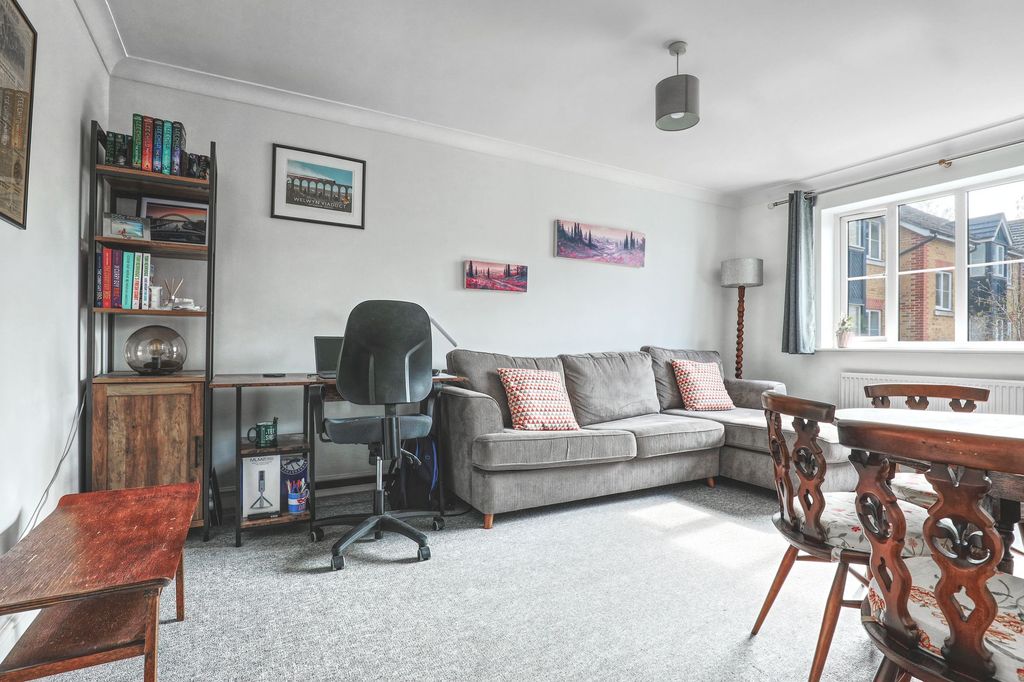 Property photo 2 of 6