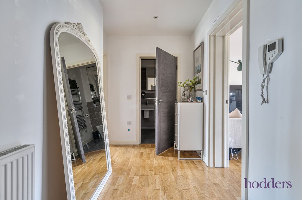 Additional image 8 of 1 bed flat for saleKennett Lane, Chertsey, Surrey KT16