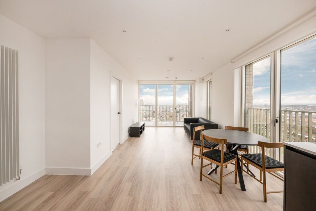 Property photo 1 of 12 Floorplan