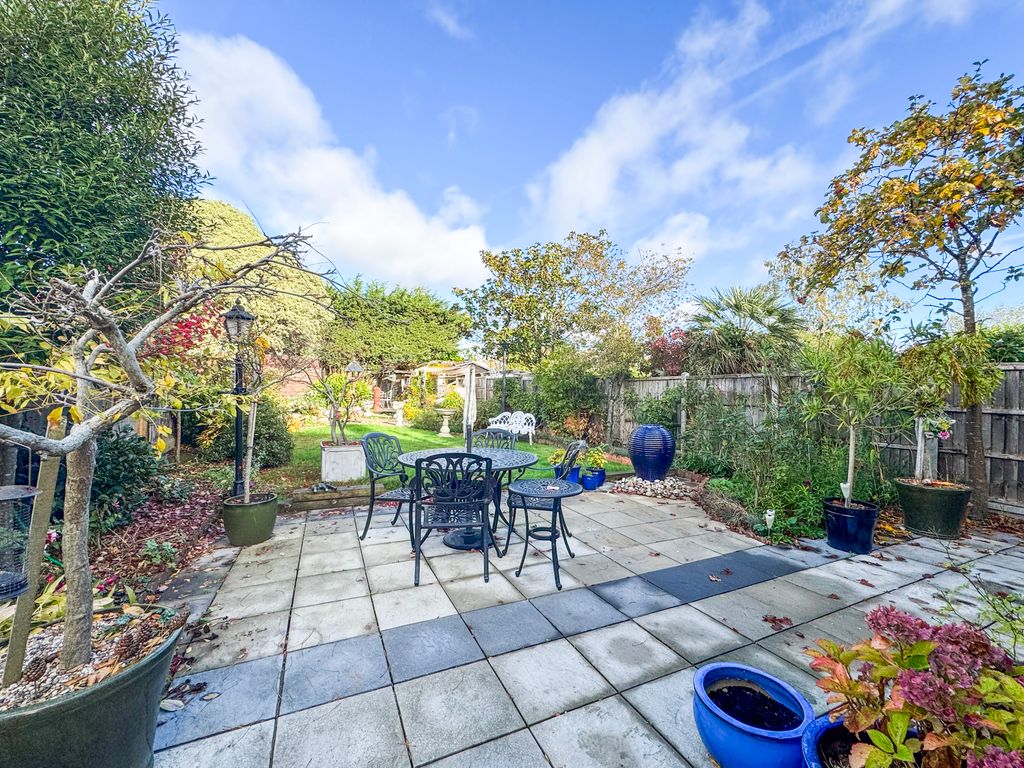 Property photo 2 of 29 Garden