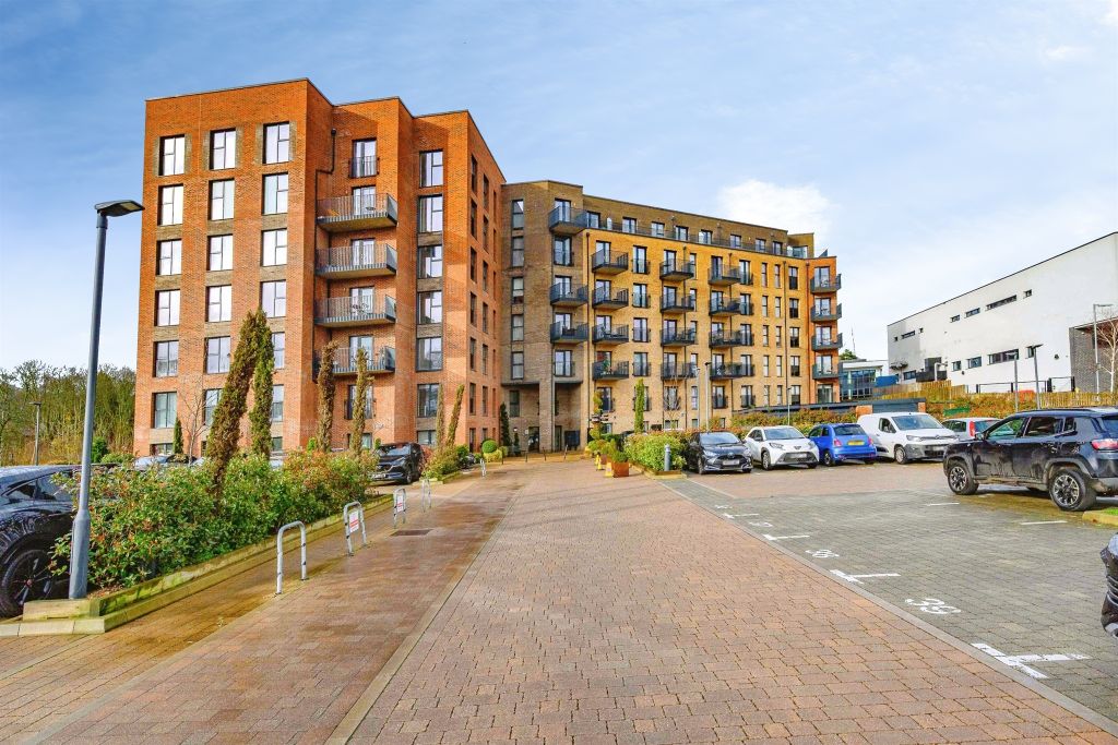 Property photo 1 of 17