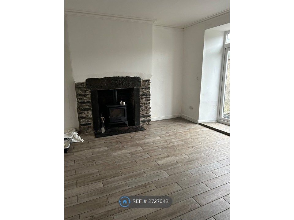 Property photo 2 of 5 Kitchen/Din