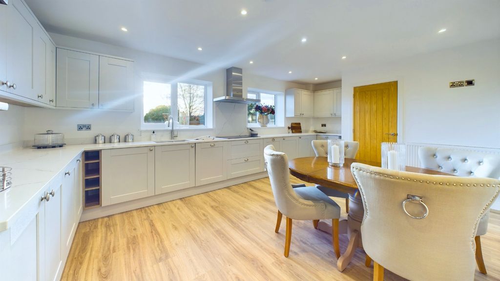 Property photo 2 of 38 3845034