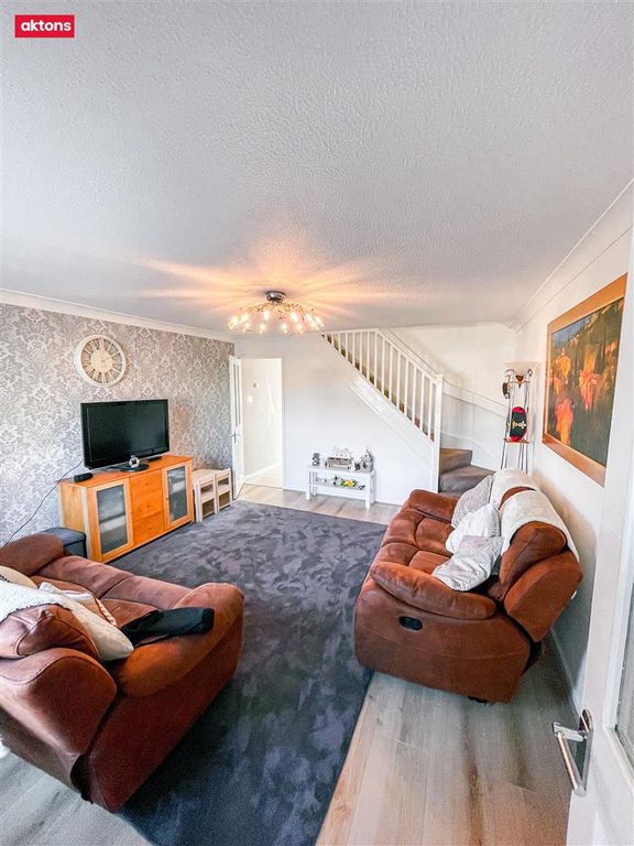 Property photo 2 of 11 Img_3862.Heic.Jpg