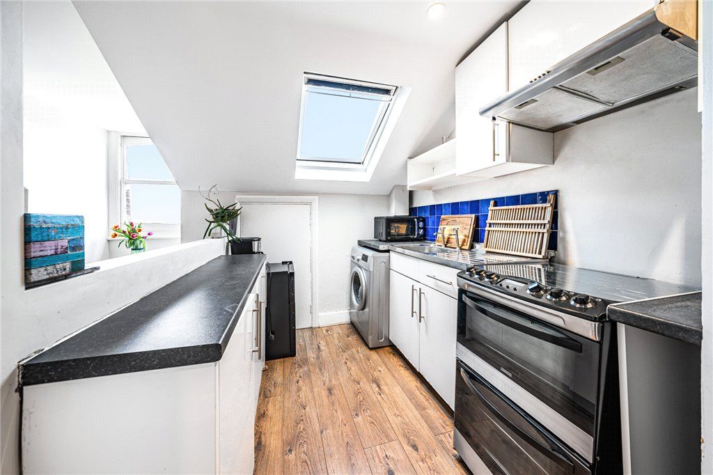 Property photo 3 of 14 Kitchen