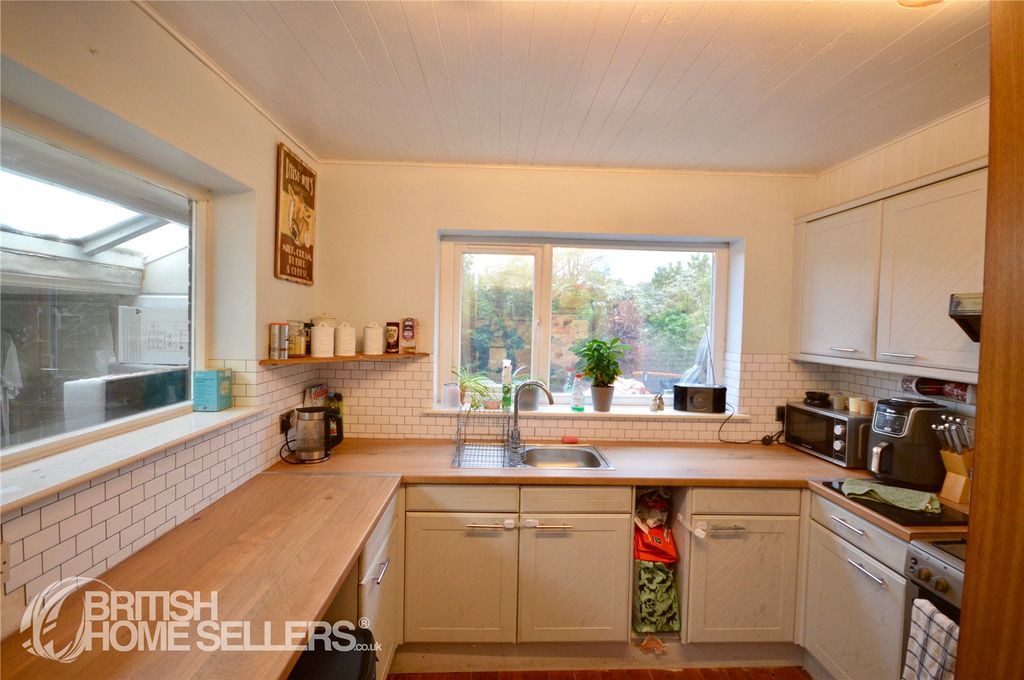 Property photo 3 of 9 Picture No. 04