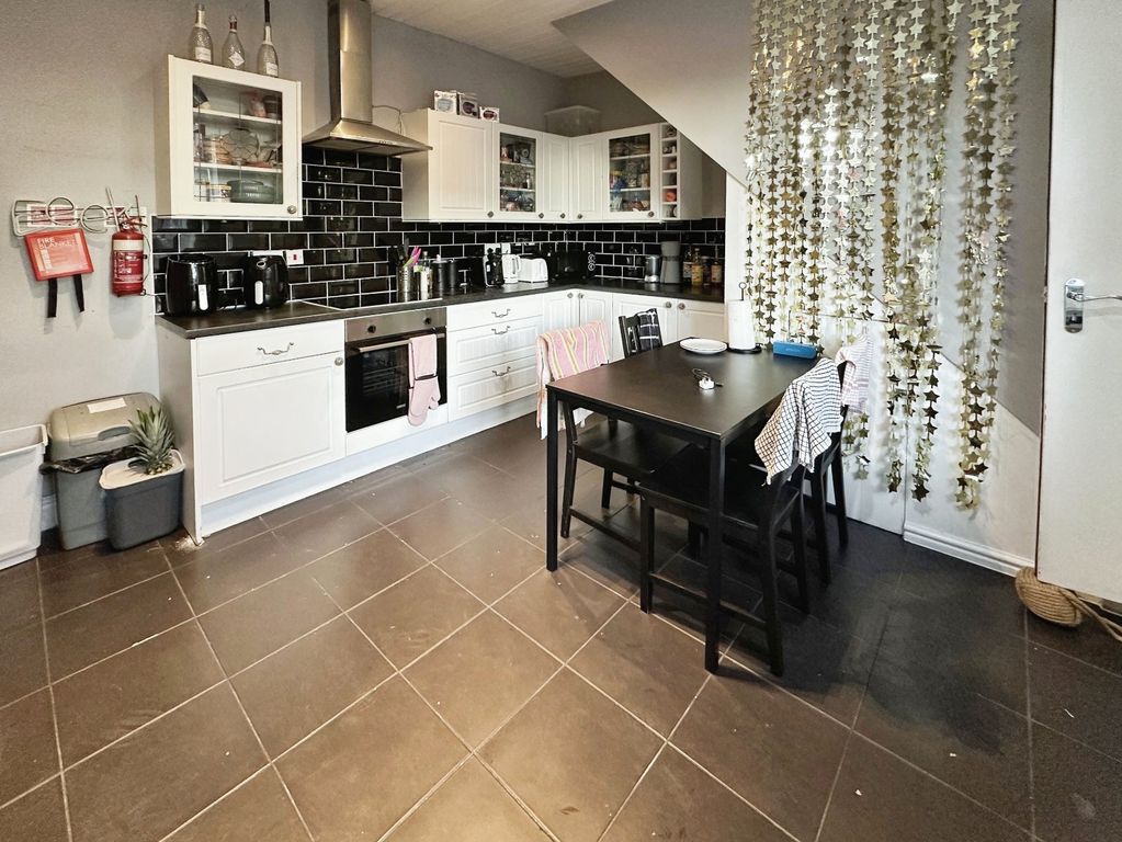 Property photo 3 of 16 Picture No. 29