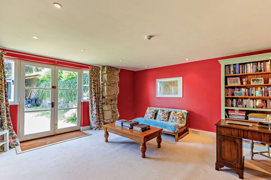 Property photo 3 of 22 Reception