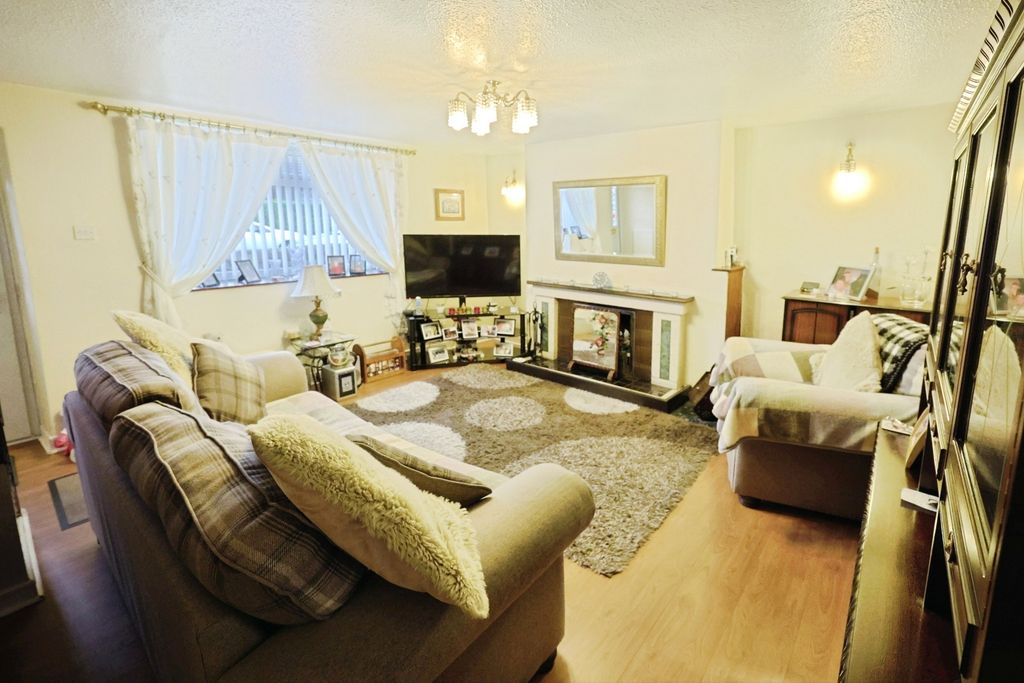 Property photo 2 of 8 Pbox-Img.Jpg