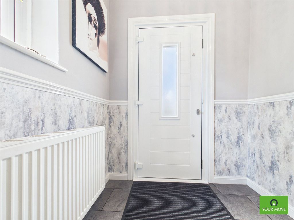 Property photo 2 of 47 Hallway