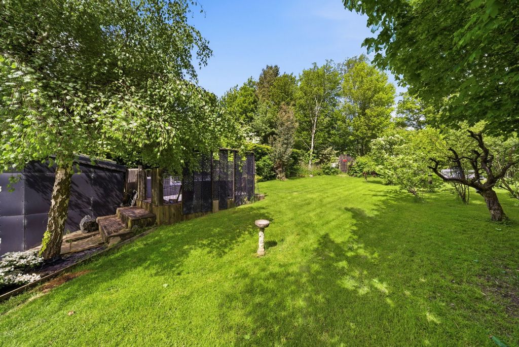 Property photo 3 of 52