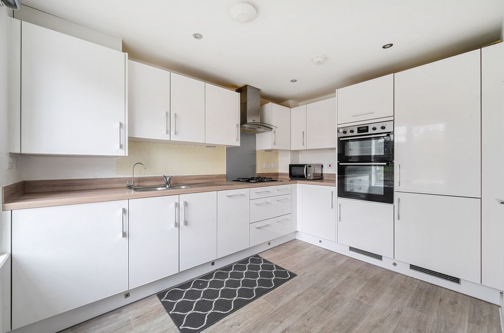 Property photo 2 of 17 1386523-21-6937F6...