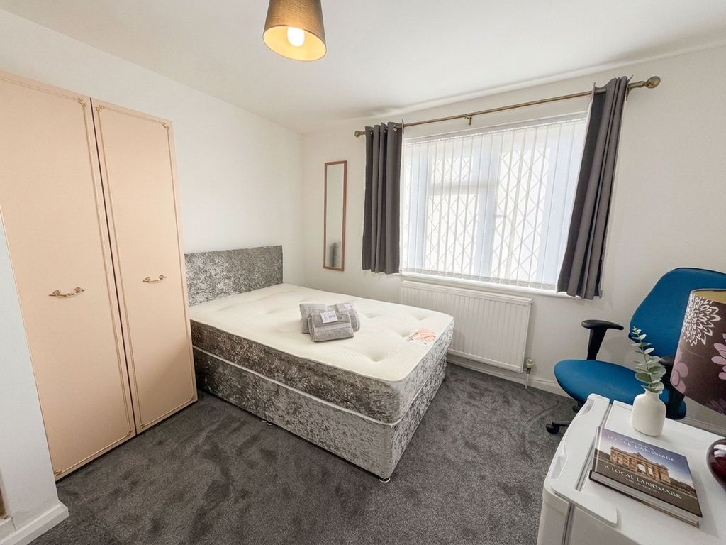 Property photo 1 of 4