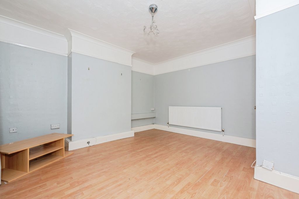 Property photo 2 of 19 6Dd10Cf8E321F011998A6045Bdfc1627