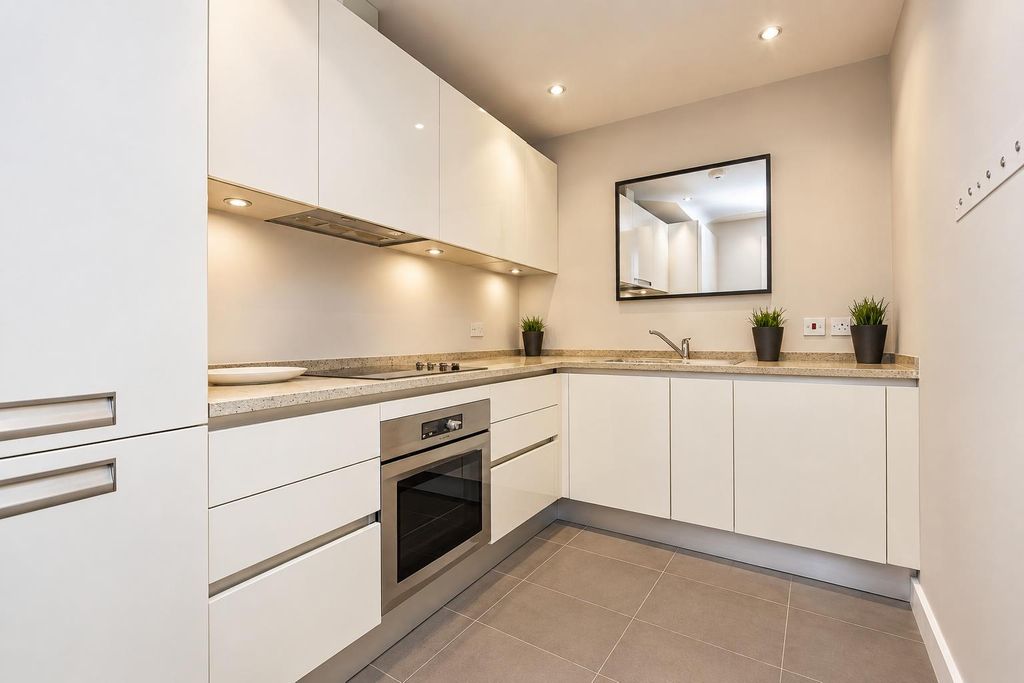 Property photo 3 of 5 Professional-Kitchen-Listing.Jpg