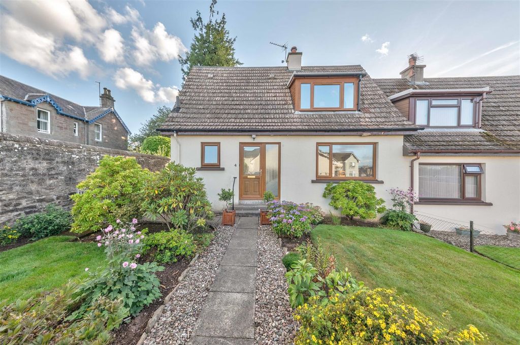 Property photo 1 of 23 4 Kinloch Place Meigle-16.Jpg