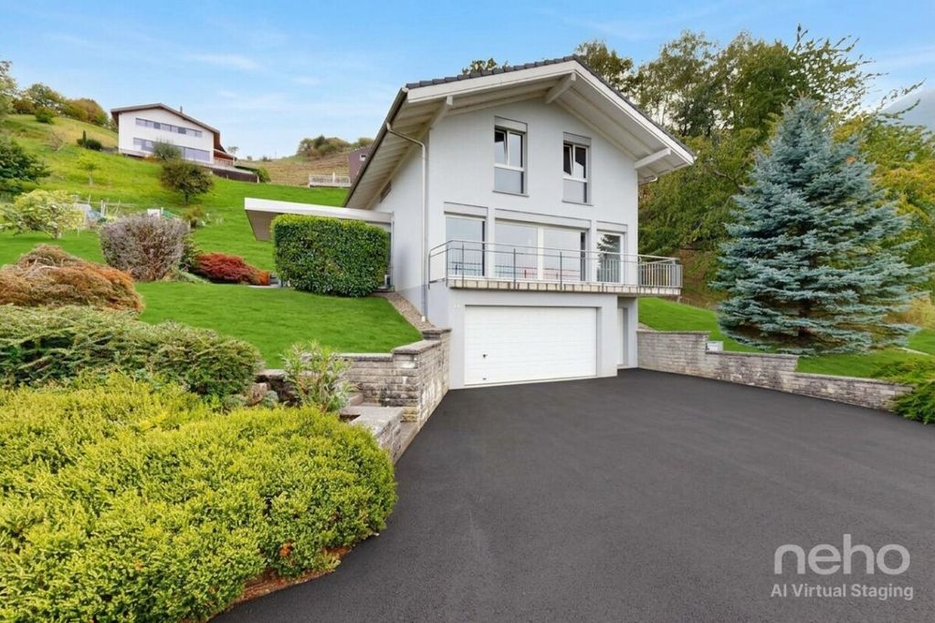 Property photo 3 of 12