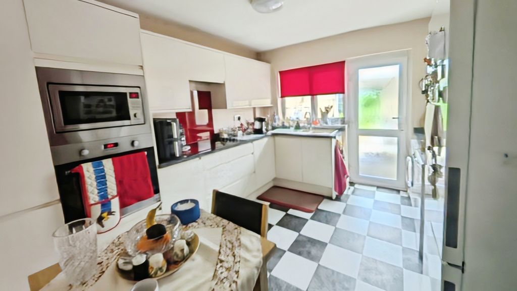 Property photo 3 of 11 Pbox-Img.Jpg