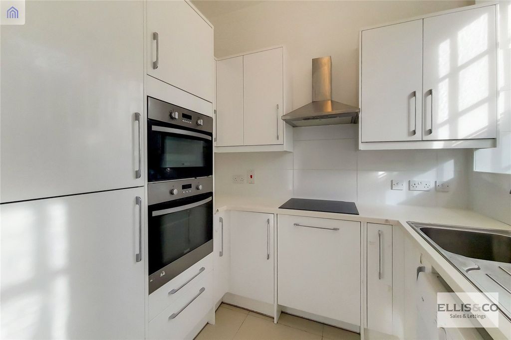 Property photo 3 of 12 Picture No. 05