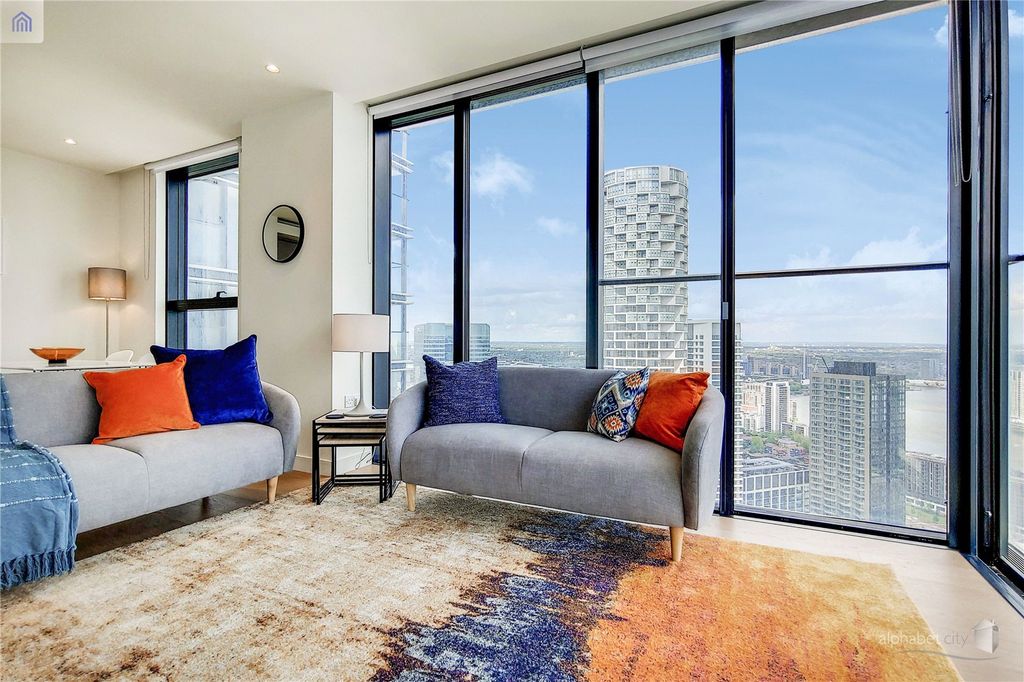 Property photo 3 of 10 Living Area