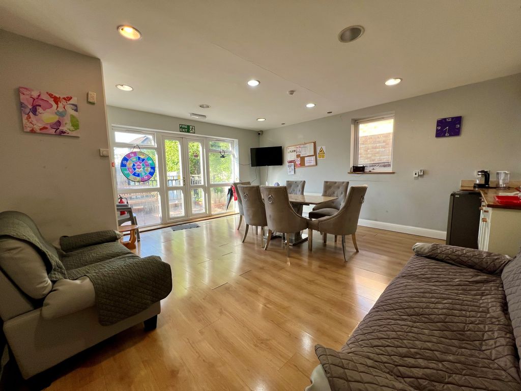 Property photo 2 of 24