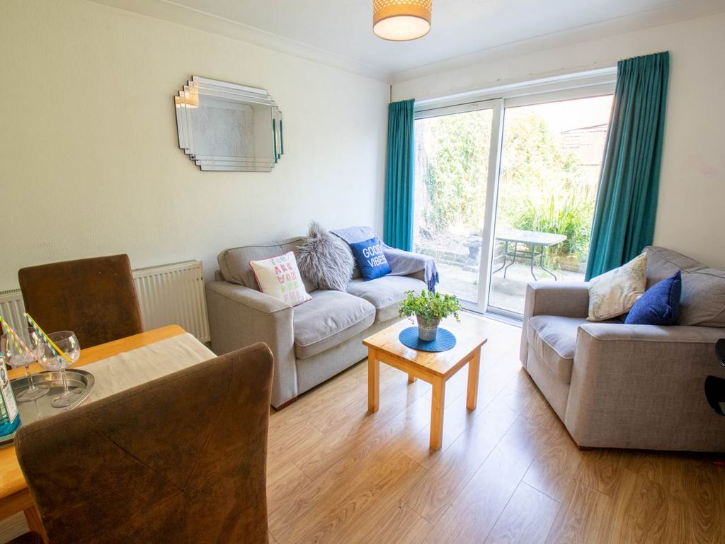 Property photo 1 of 15 Living Room