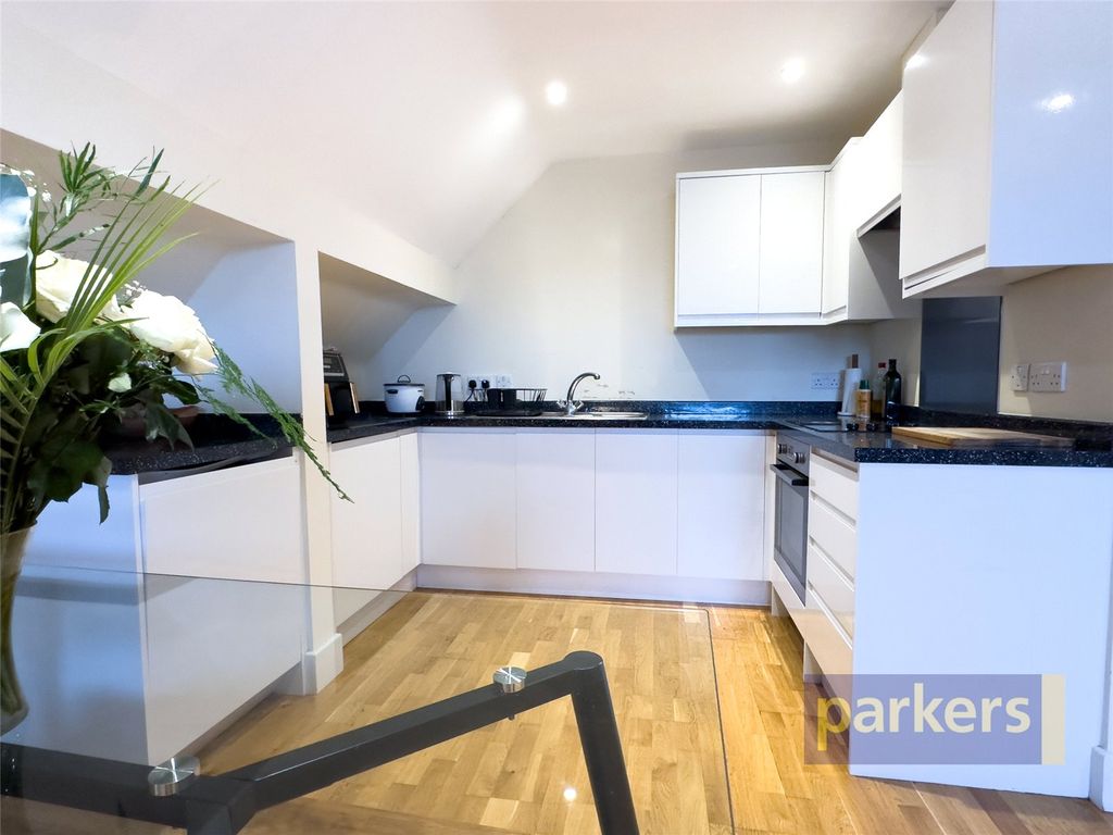 Property photo 2 of 11 Kitchen