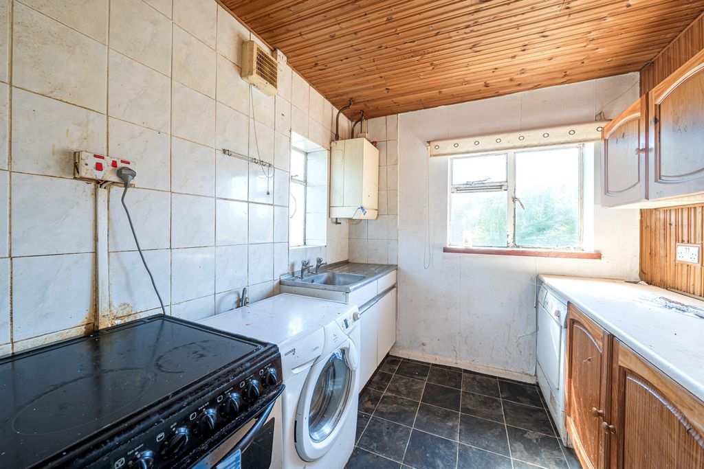 Property photo 2 of 9 16-681Df9c314ee7-...