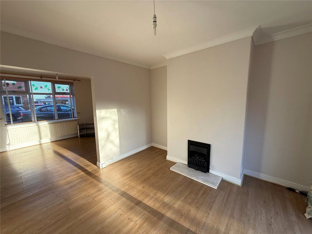 Property photo 2 of 14 Picture No. 12