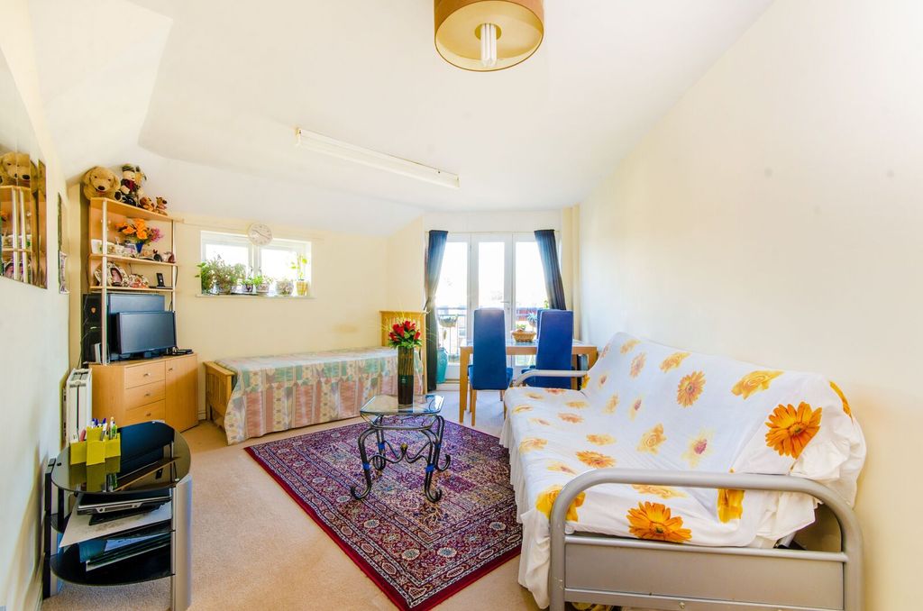 Property photo 1 of 6