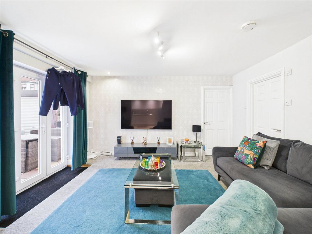 Property photo 3 of 15 Picture No. 21