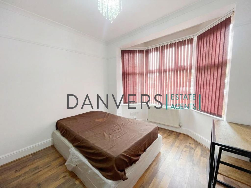 Property photo 1 of 3 Bed.Jpg