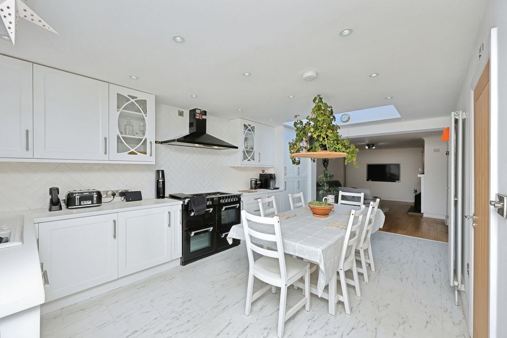 Property photo 2 of 17 Pbox-Img.Jpg