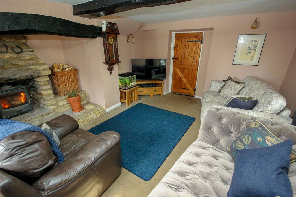 Property photo 2 of 16 Lounge..Jpg