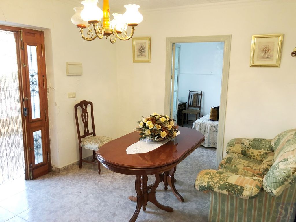 Property photo 2 of 16