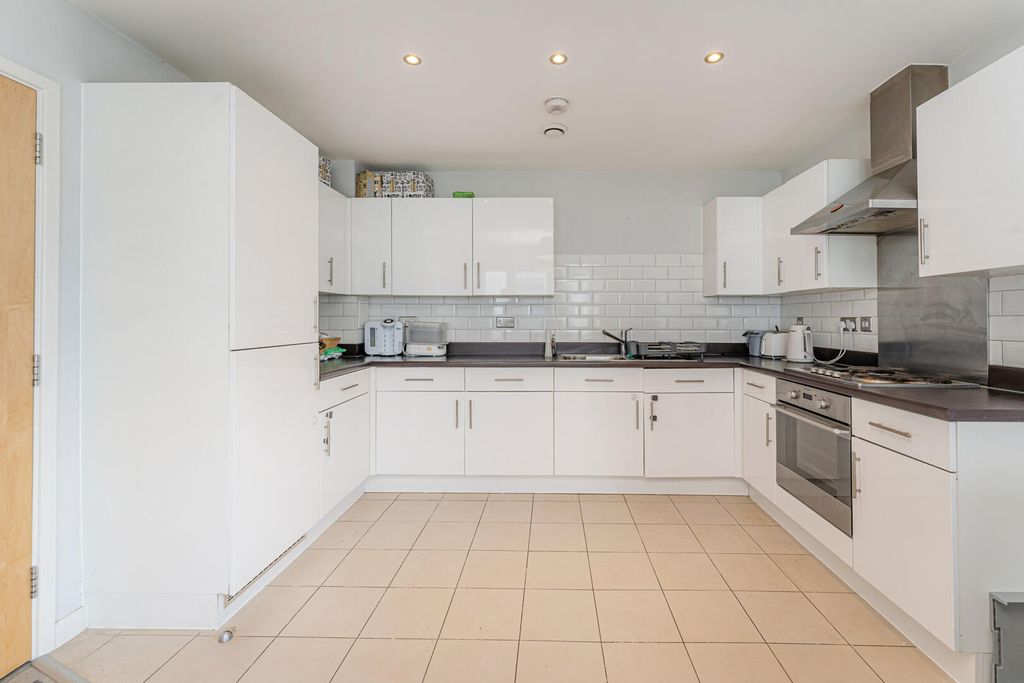 Property photo 3 of 15 Kitchen