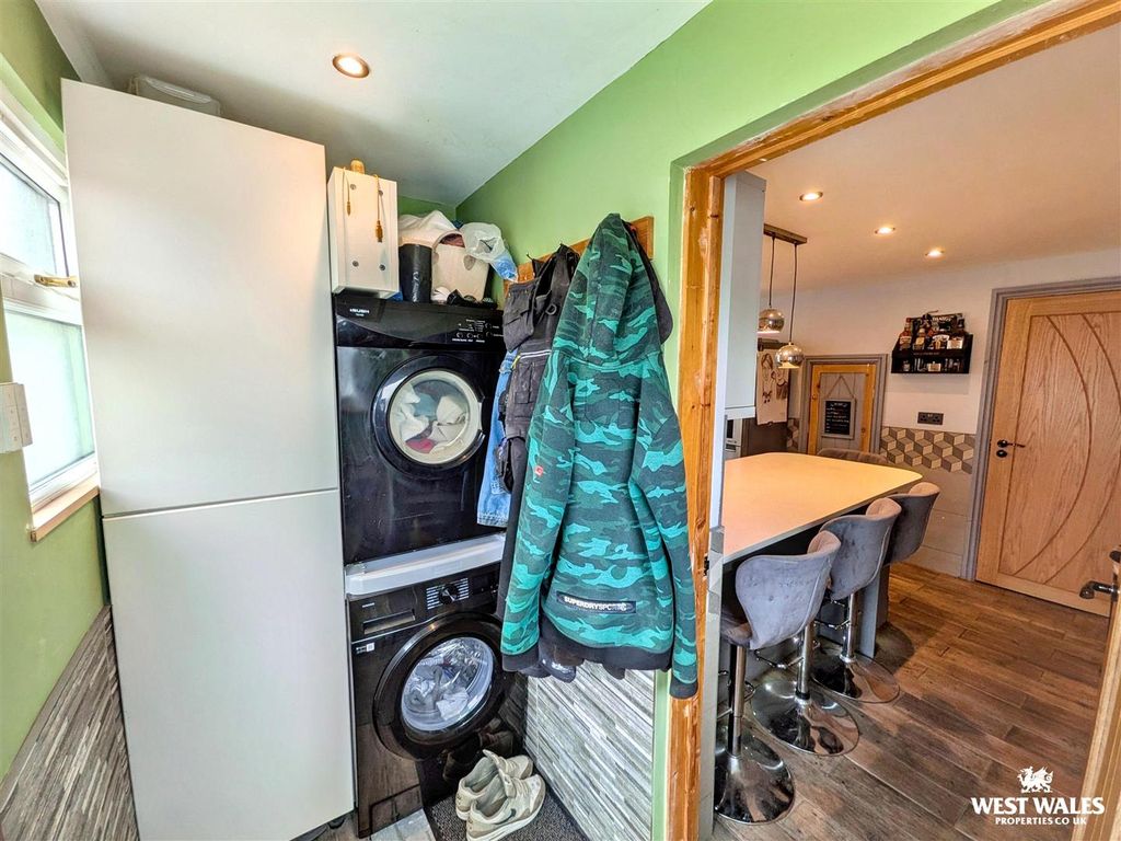 Property photo 2 of 24 8100.Jpg