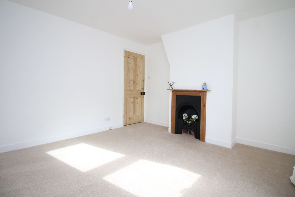 Property photo 2 of 19 Photo 4