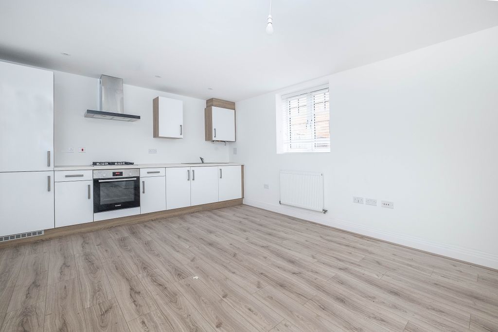 Property photo 2 of 7 7