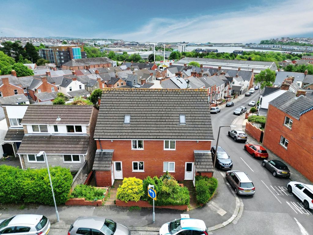 Property photo 1 of 27