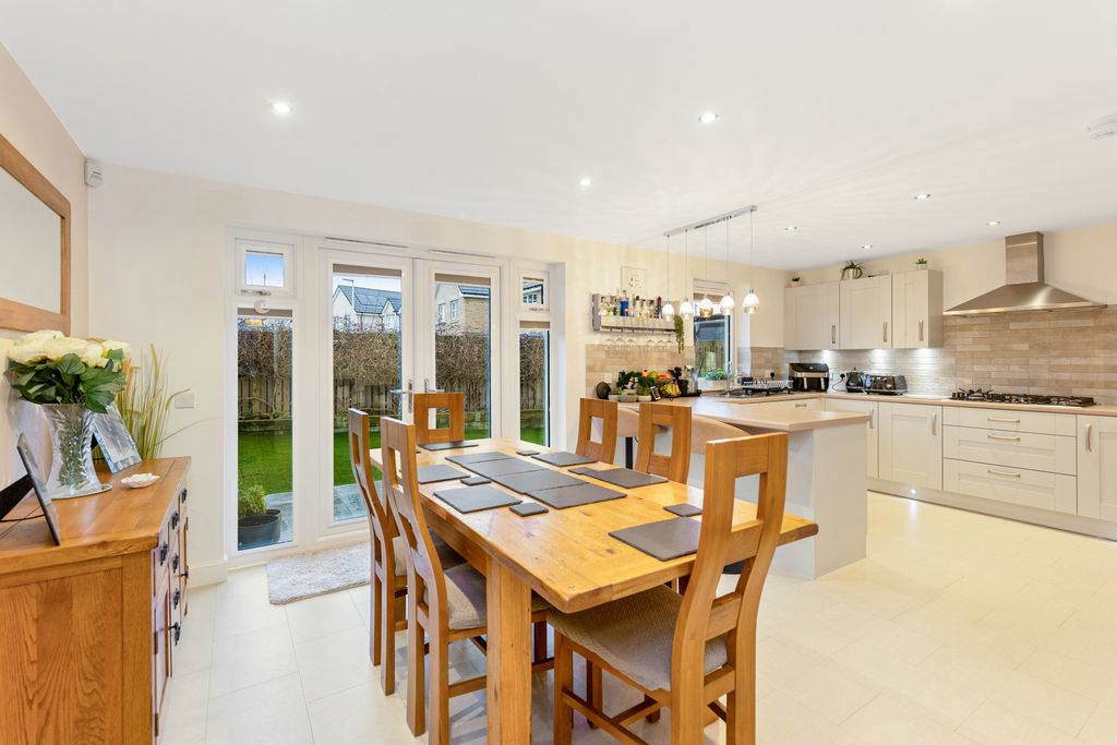 Property photo 2 of 21 Property Image 2