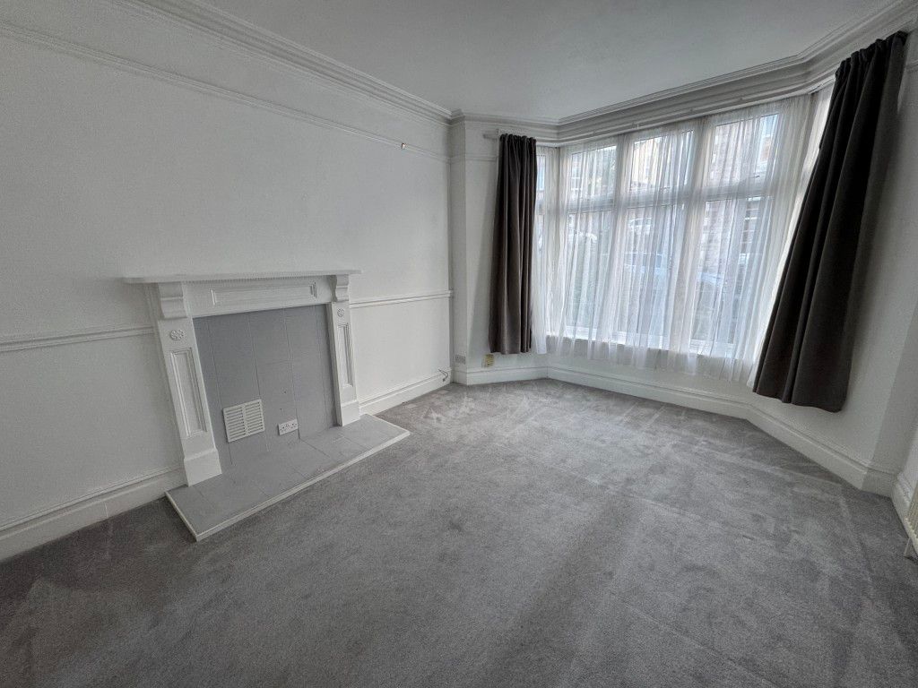 Property photo 2 of 13 52 Meadfoot Lane Living Room