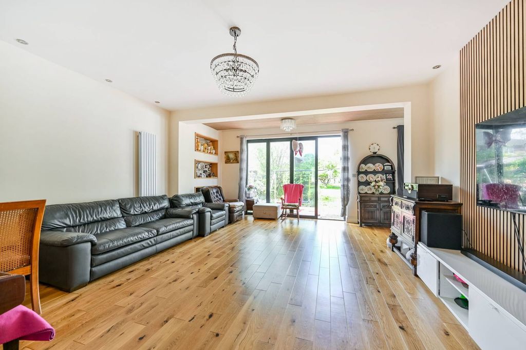Property photo 2 of 13